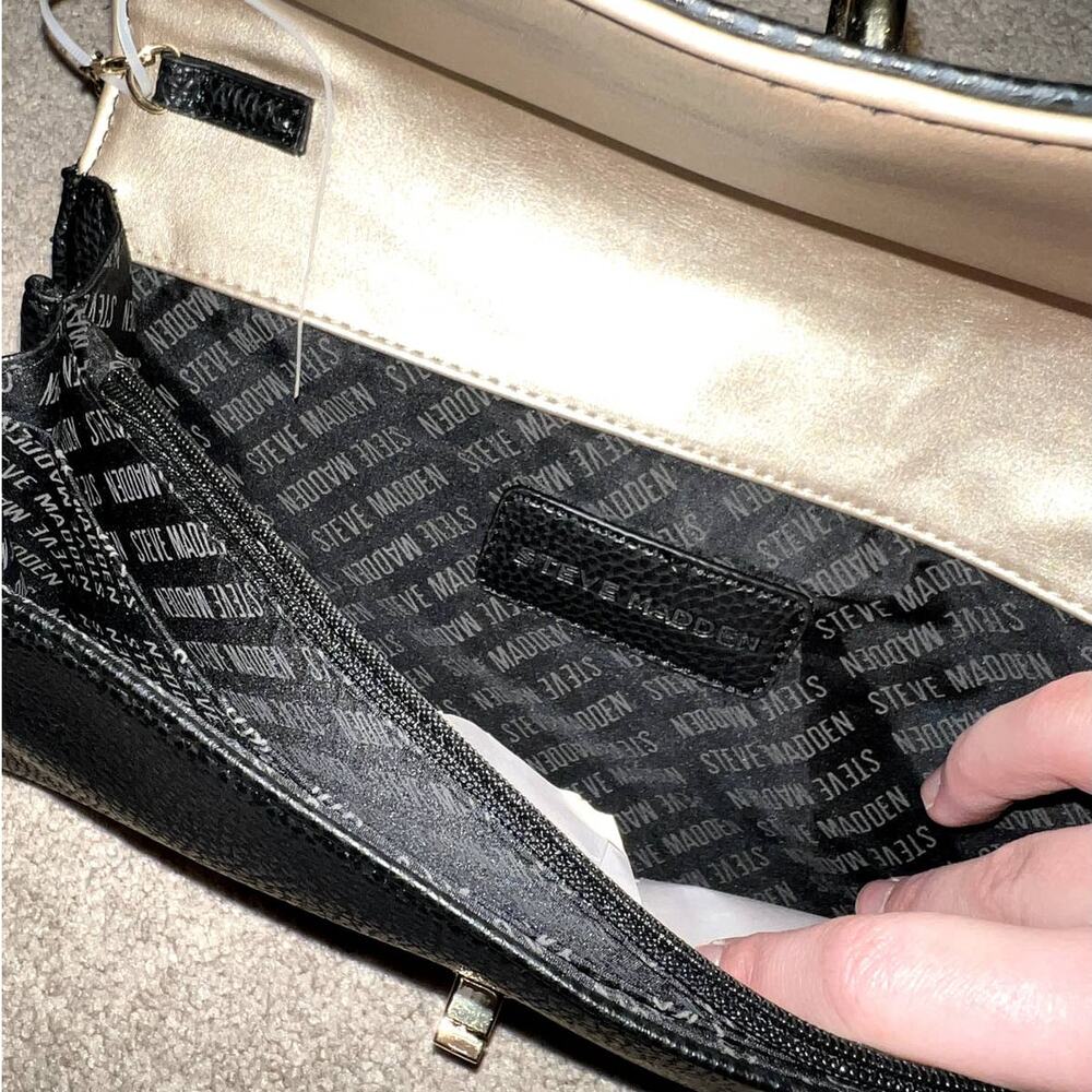 New Steve Madden Black Crossbody turn lock closure clutch - Picture 6 of 8
